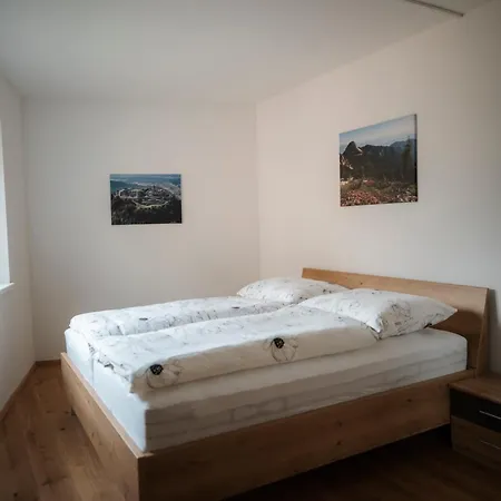 Premium Monterra Petschnitzen