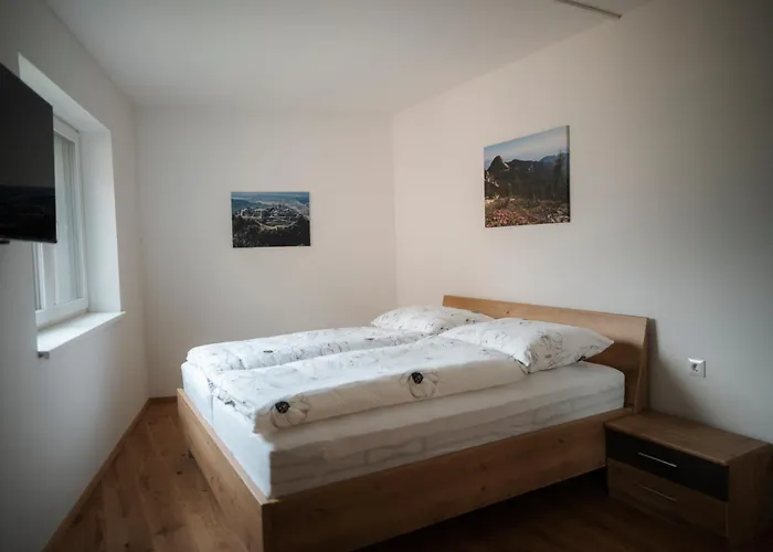 Premium Monterra Petschnitzen